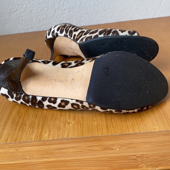 Manolo Blahnik Peep Toe Pump - Picture 10 of 11